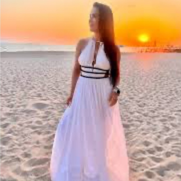 Sundress Express White Maxi Dress with Black Accents - Picture 1 of 10